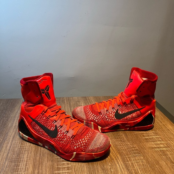 Nike Kobe 9 Elite Christmas 2014 Mens Athletic Sneaker Size 8.5 Red 630847-600 - Picture 2 of 9